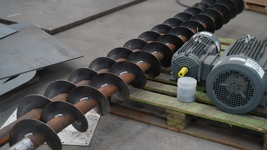 Sinfín transportador para material a granel — referencia